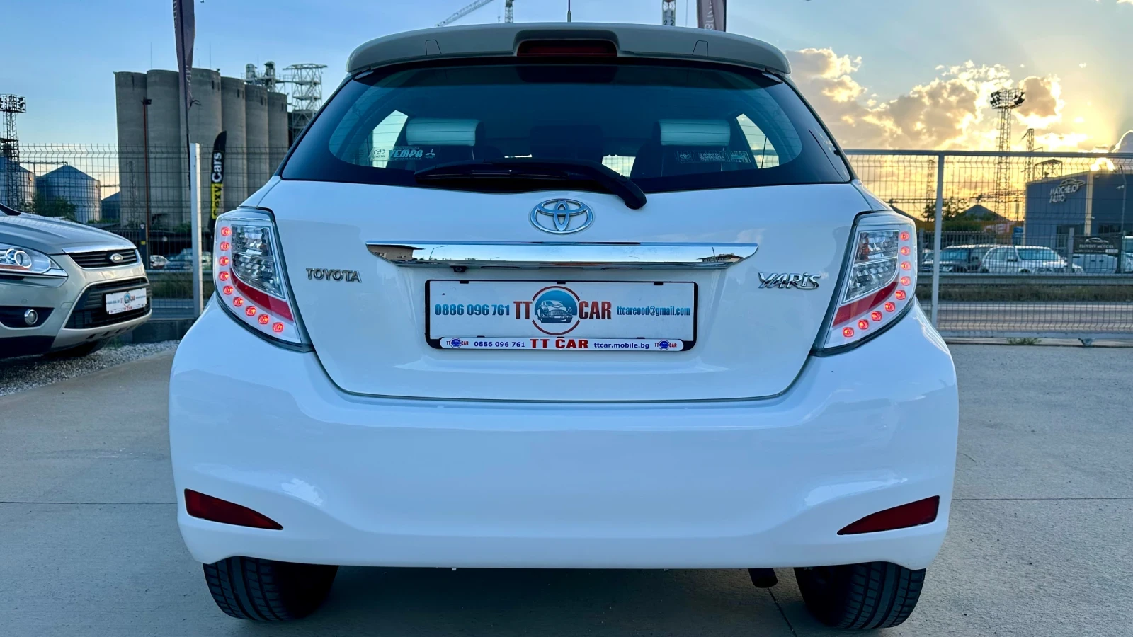 Toyota Yaris 1.4d4d 6-скор. Камера! Кожа! Нави!, снимка 5 - Автомобили и джипове - 54954702