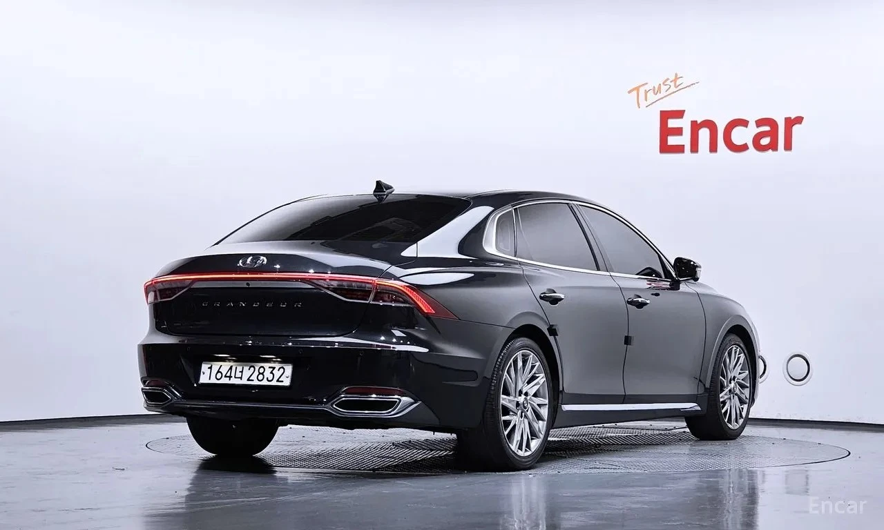 Hyundai Grandeur * ОБДУХВАНЕ * ДИСТРОНИК * 360 КАМЕРА * HEAD UP * , снимка 2 - Автомобили и джипове - 55409492