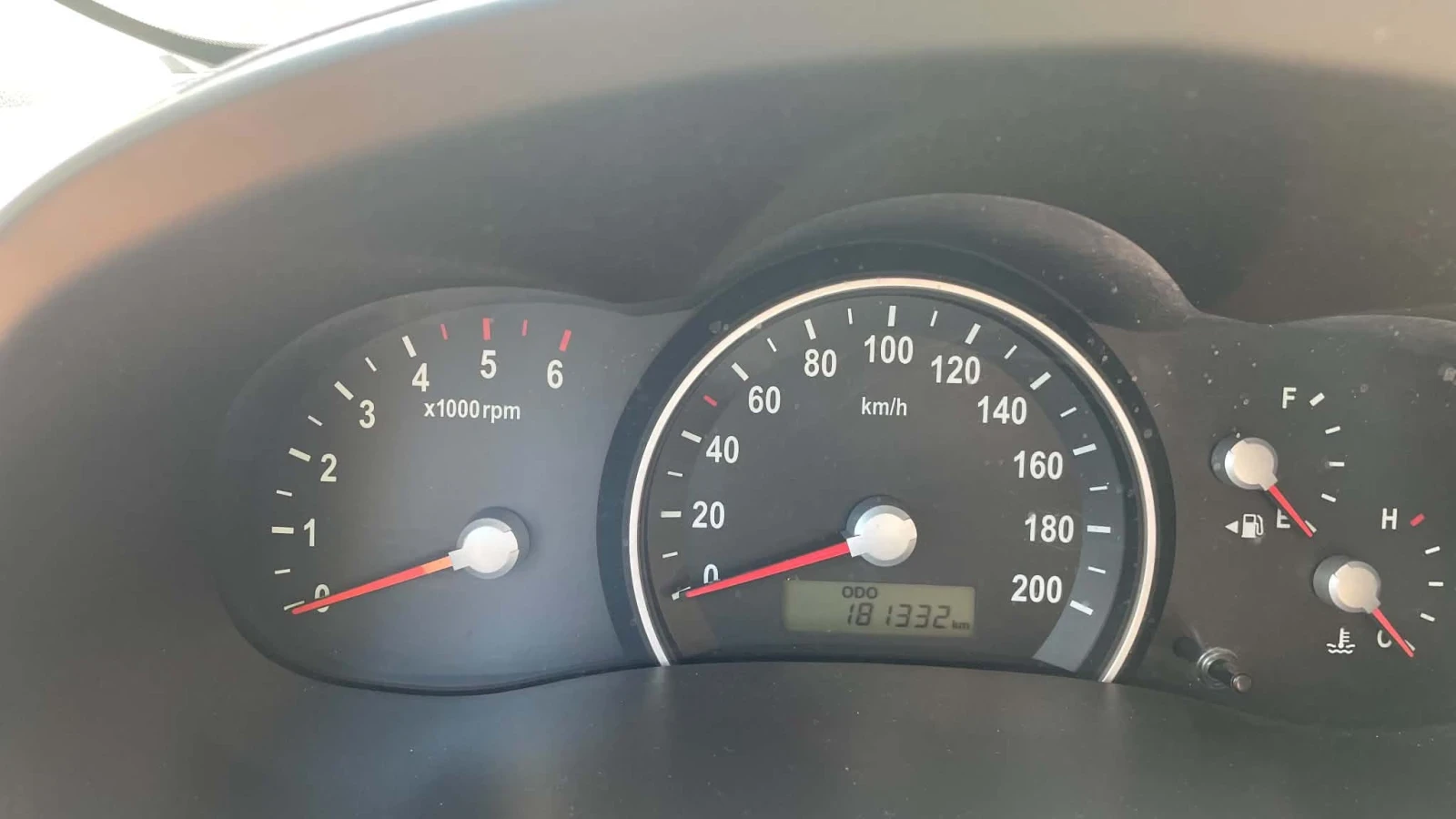 Kia Carnival, снимка 7 - Автомобили и джипове - 55558743