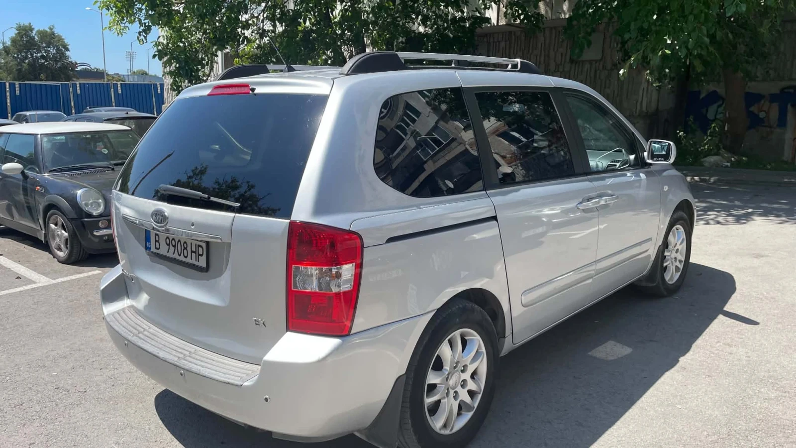 Kia Carnival, снимка 3 - Автомобили и джипове - 55558743