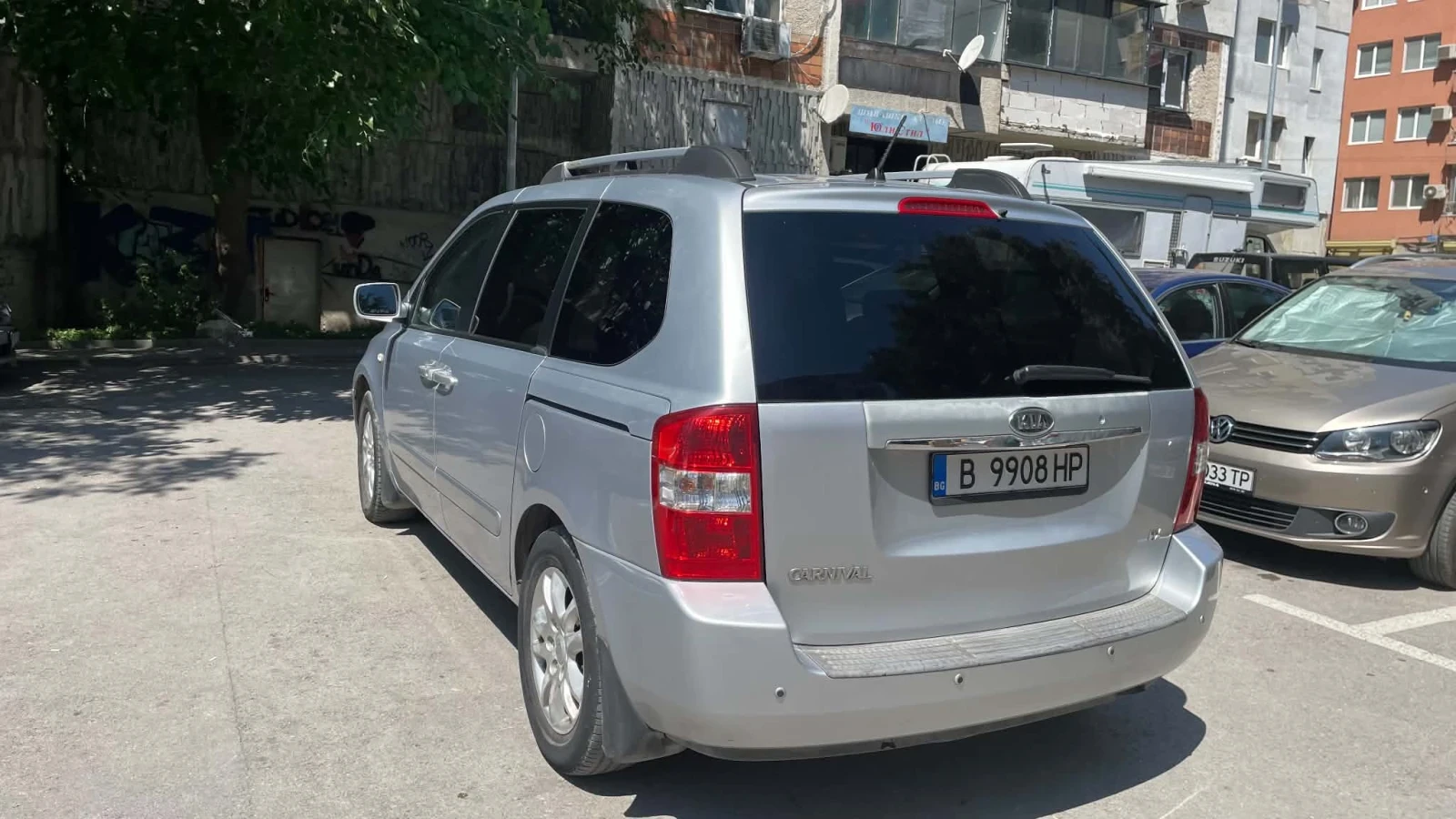 Kia Carnival, снимка 2 - Автомобили и джипове - 55558743