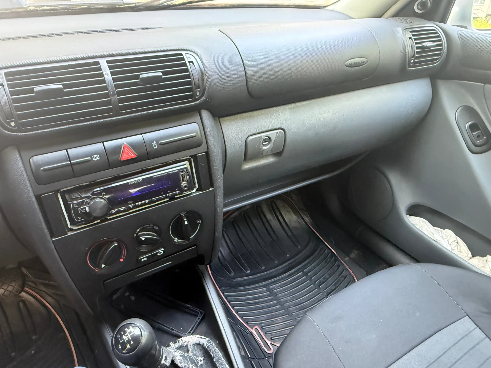 Seat Leon, снимка 6 - Автомобили и джипове - 55612306