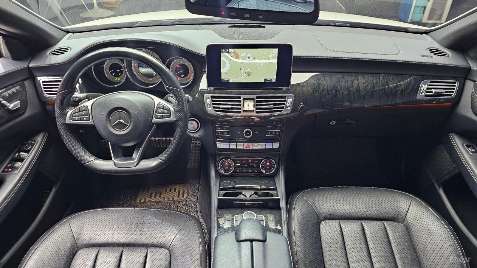 Mercedes-Benz CLS 400 AMG* ПОДГРЕВ* ОБДУХВАНЕ* ШИБИДАХ* 360* , снимка 7 - Автомобили и джипове - 55614635