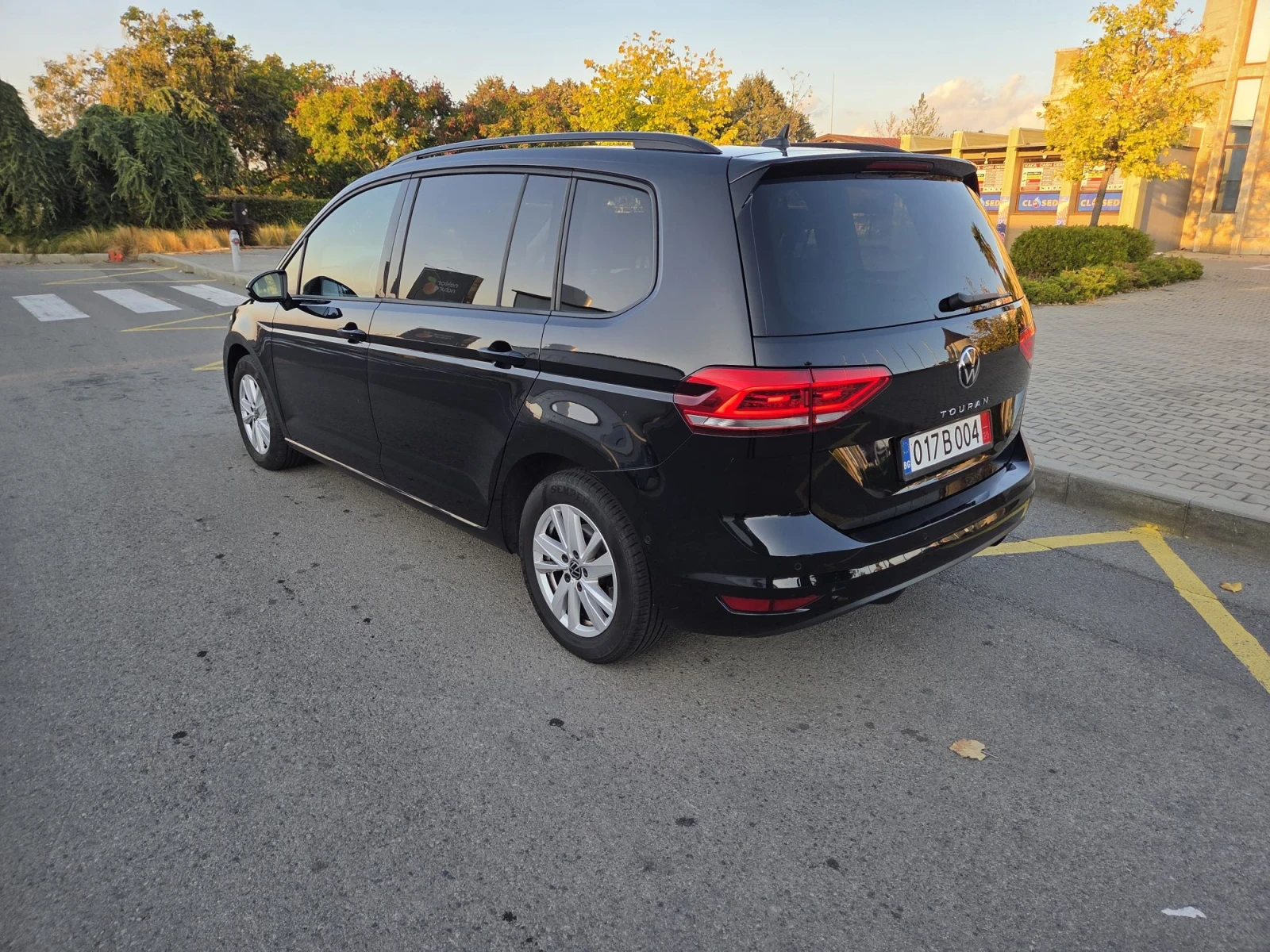 VW Touran, снимка 4 - Автомобили и джипове - 56316258