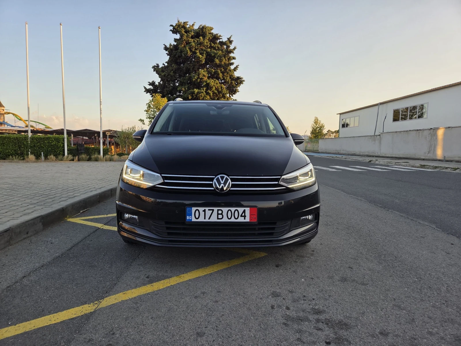 VW Touran, снимка 2 - Автомобили и джипове - 56316258