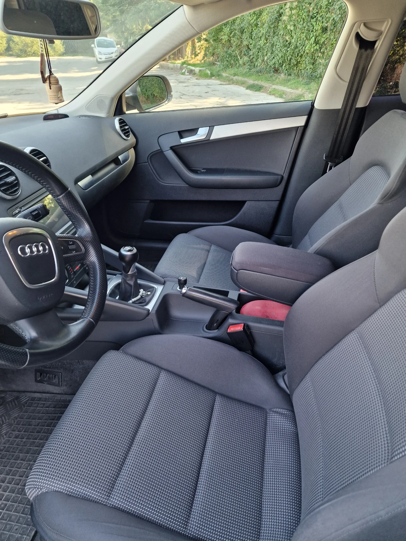 Audi A3 1.6tdi, снимка 6 - Автомобили и джипове - 56417812