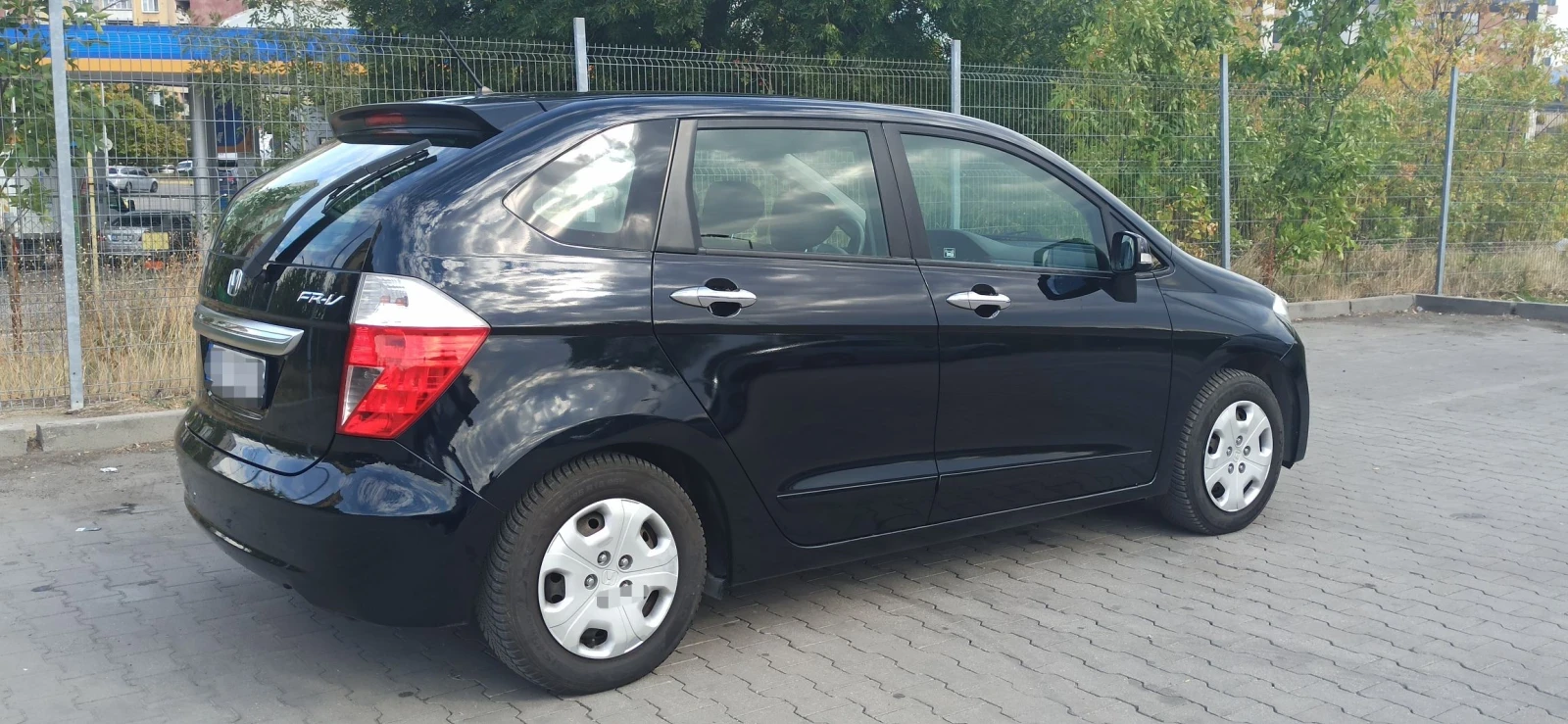 Honda Fr-v МиниВан, снимка 3 - Автомобили и джипове - 56627313