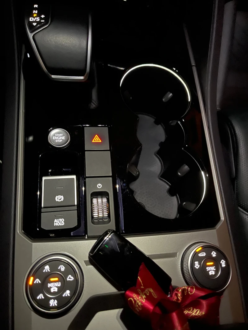 VW Touareg, снимка 2 - Автомобили и джипове - 52553599