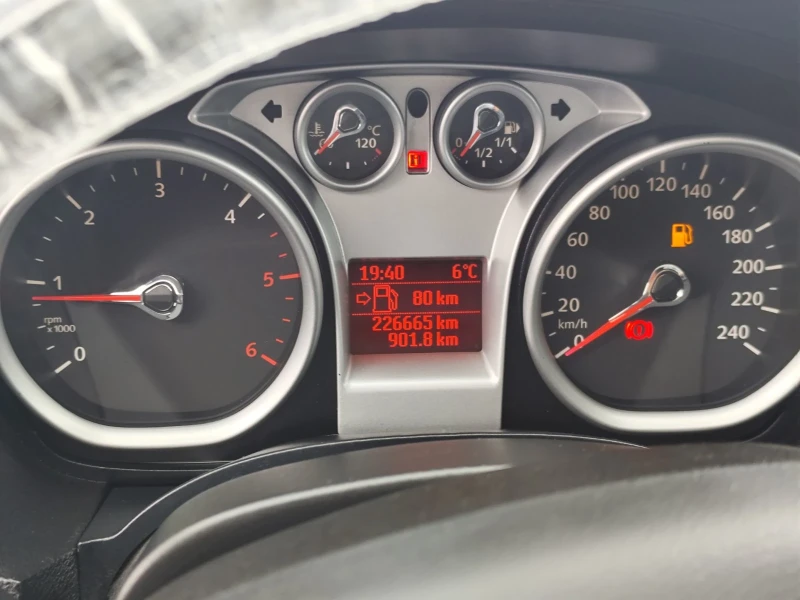 Ford Kuga 2.0 дизел, снимка 12 - Автомобили и джипове - 52574191