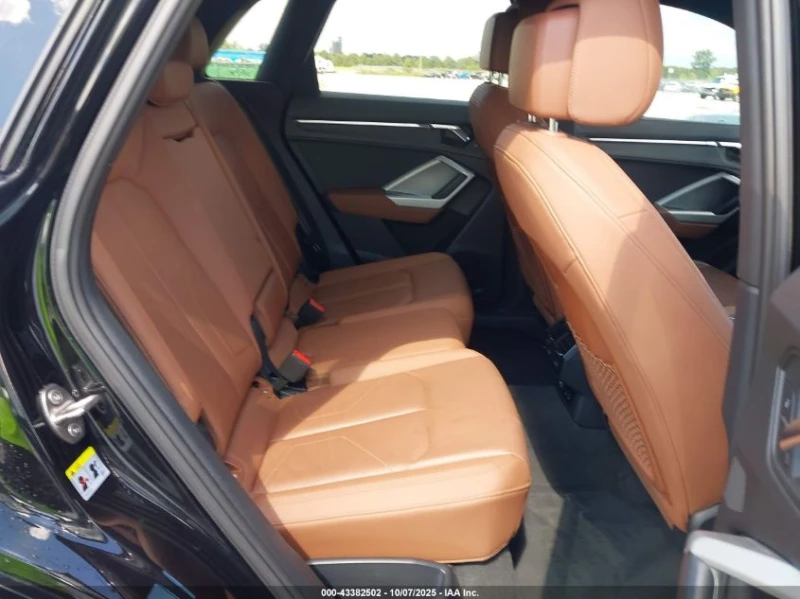 Audi Q3 PREMIUM, снимка 10 - Автомобили и джипове - 53259556