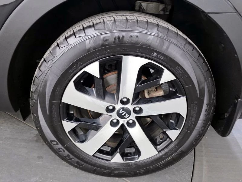 Kia Sorento Diesel 2.2 4WD| 202к.с.| ВКЛ.ТЕХНОТЕСТ, снимка 5 - Автомобили и джипове - 55688965
