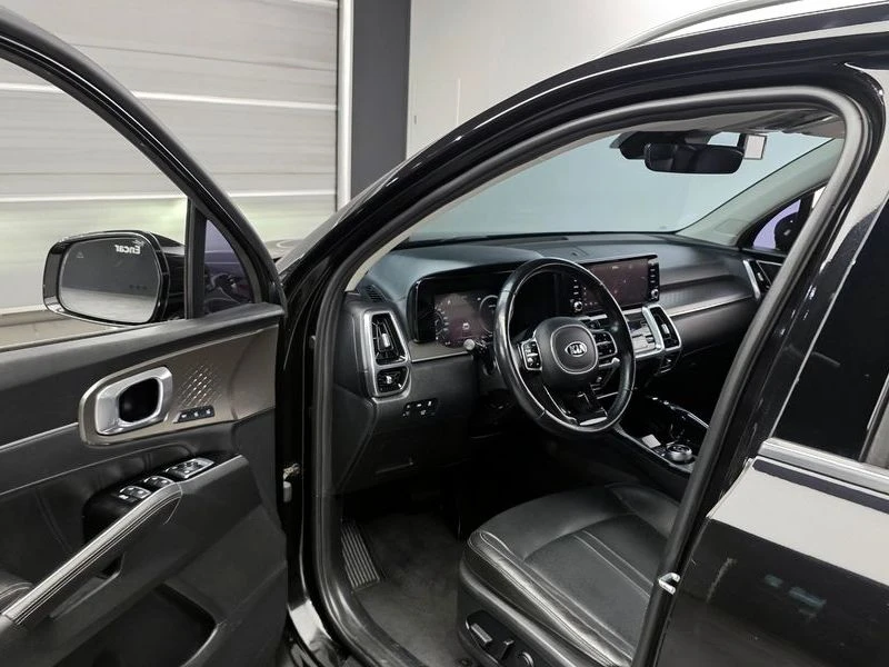 Kia Sorento Diesel 2.2 4WD| 202к.с.| ВКЛ.ТЕХНОТЕСТ, снимка 10 - Автомобили и джипове - 55688965