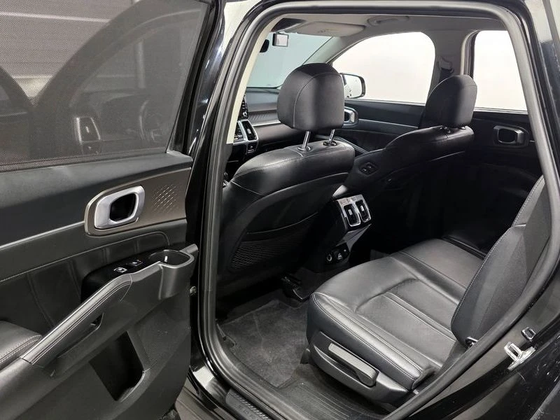Kia Sorento Diesel 2.2 4WD| 202к.с.| ВКЛ.ТЕХНОТЕСТ, снимка 11 - Автомобили и джипове - 55688965