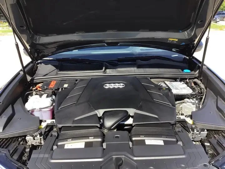 Audi Q8, снимка 9 - Автомобили и джипове - 56155282