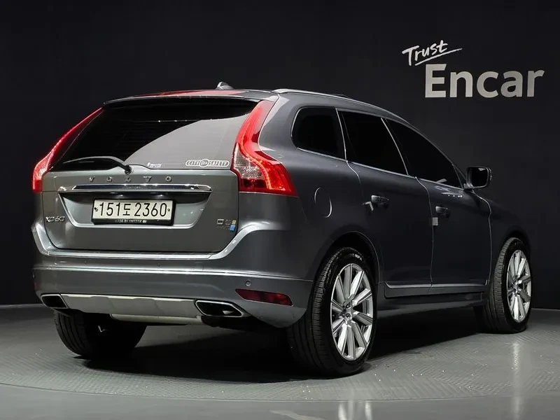 Volvo XC60 D4 1St Generation, снимка 4 - Автомобили и джипове - 56225093