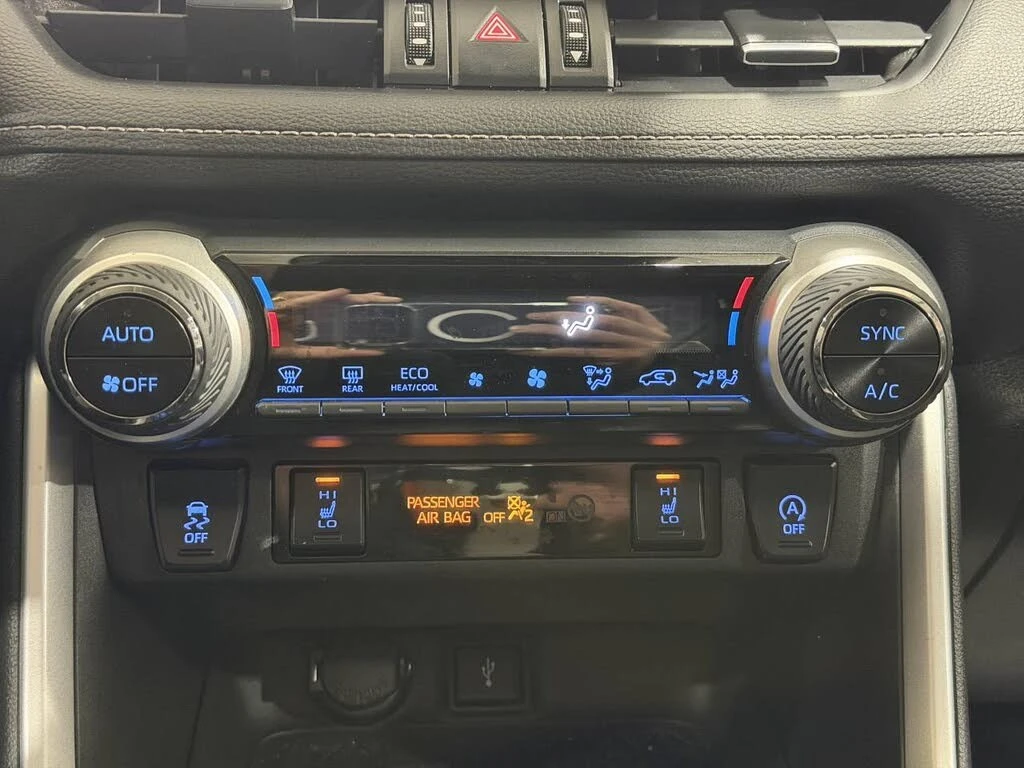 Toyota Rav4 * АвтоКредит * (ЦЕНА ДО БГ), снимка 13 - Автомобили и джипове - 54144928