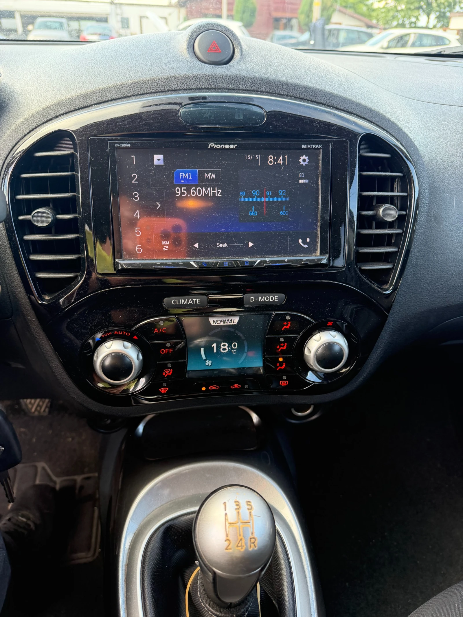 Nissan Juke 1.6GAZ NAVI/KAMERA EURO 6, снимка 13 - Автомобили и джипове - 54564992