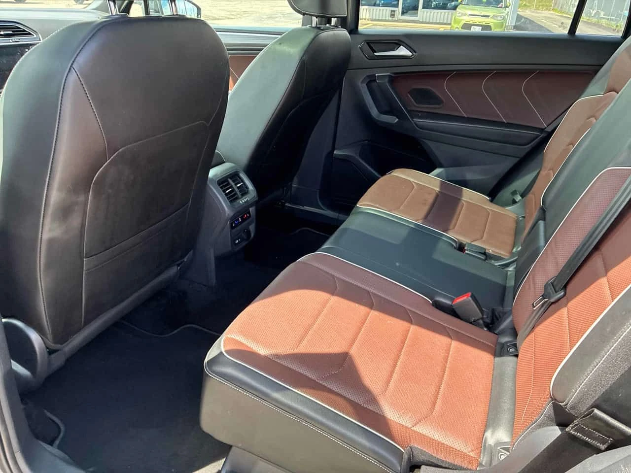 VW Tiguan Highline R Line /360/DIS/FENDER/ОБДУХВАНЕ, снимка 14 - Автомобили и джипове - 54830225