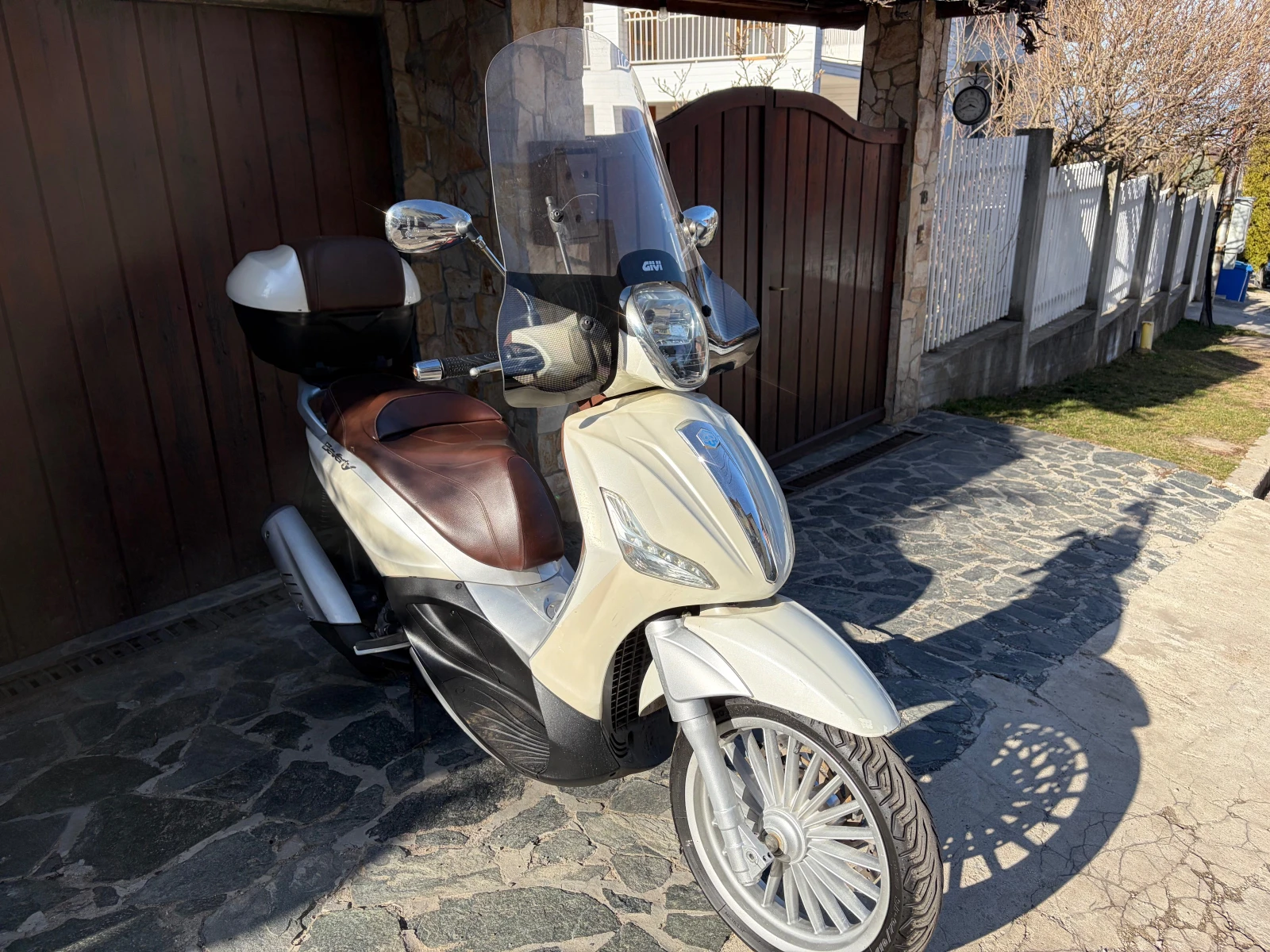 Piaggio Beverly 300i, снимка 2 - Мотоциклети и мототехника - 53950758