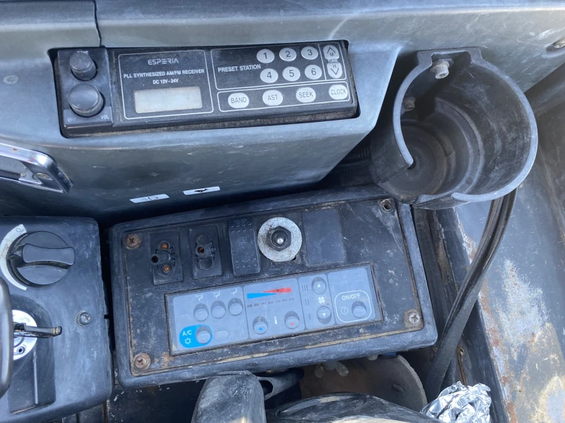 Багер Hitachi ZX30U-2, снимка 17 - Индустриална техника - 52276499