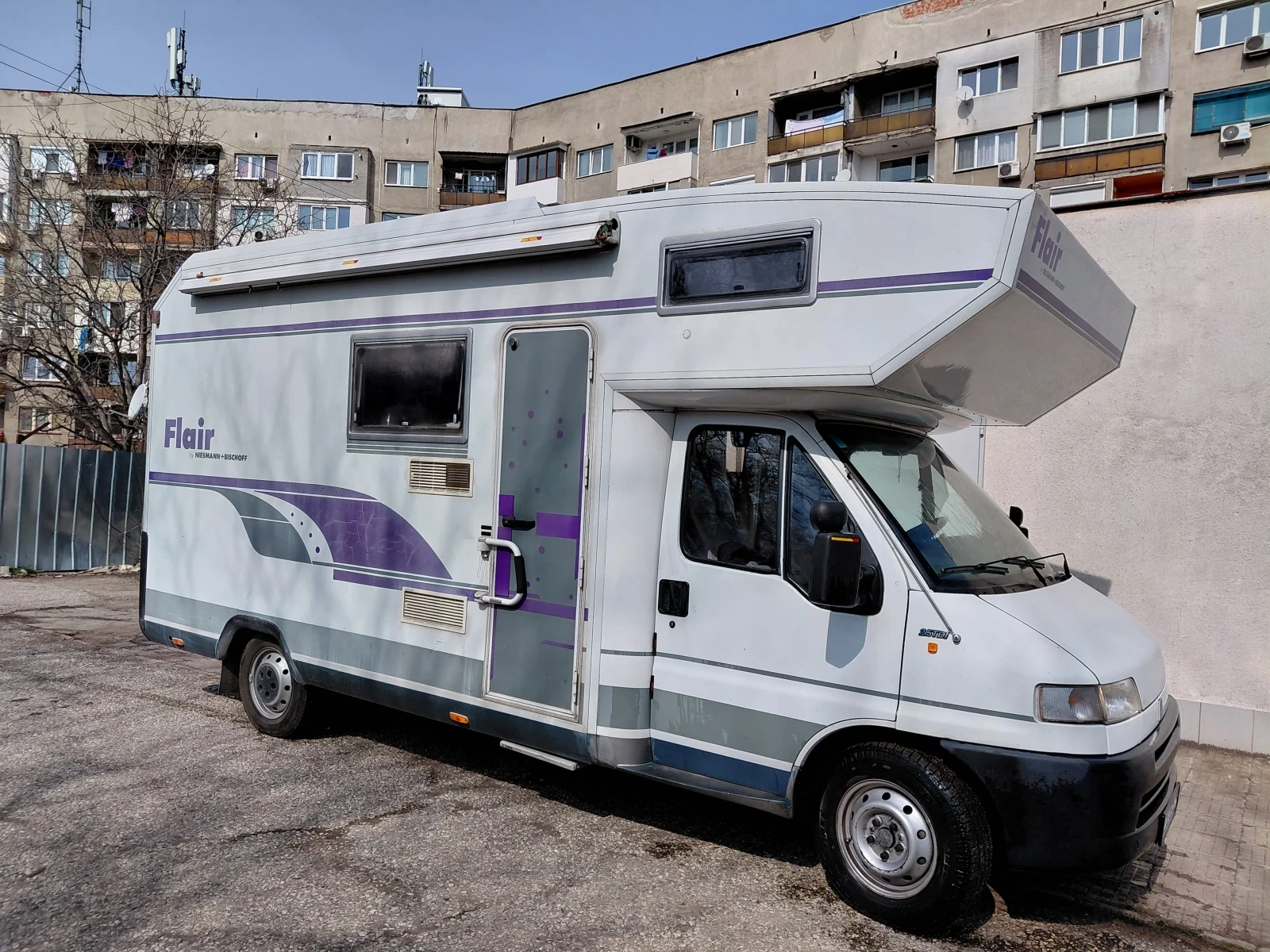 ������ Niesmann Bischoff Flaer | Mobile.bg � ����������� 1