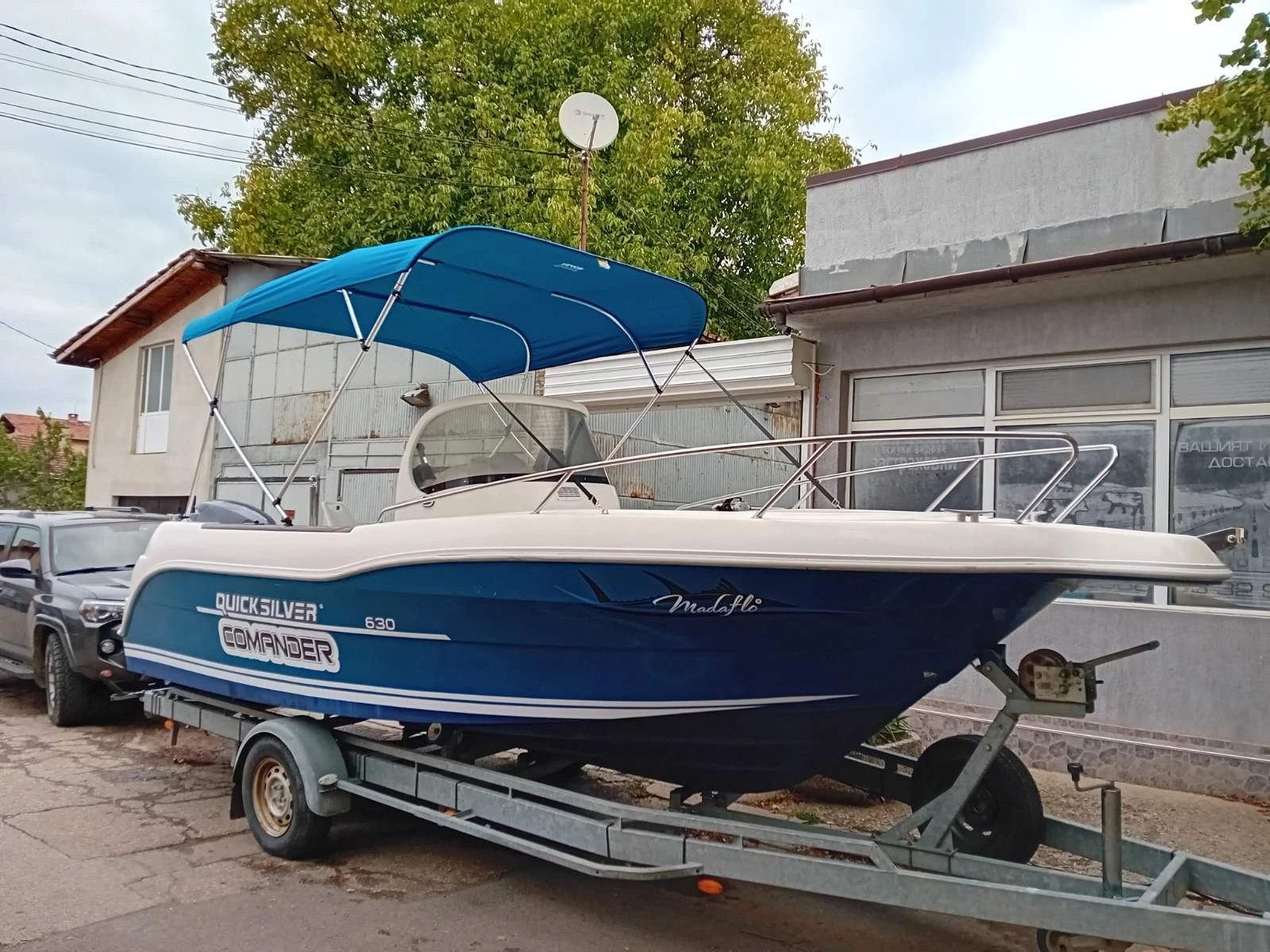 Моторна яхта Quicksilver COMANDER - изображение 4