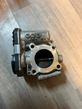 55562270 Дроселова клапа OPEL CORSA E ASTRA J 1.2 1.4i 55562270, снимка 4 - Части - 52130050