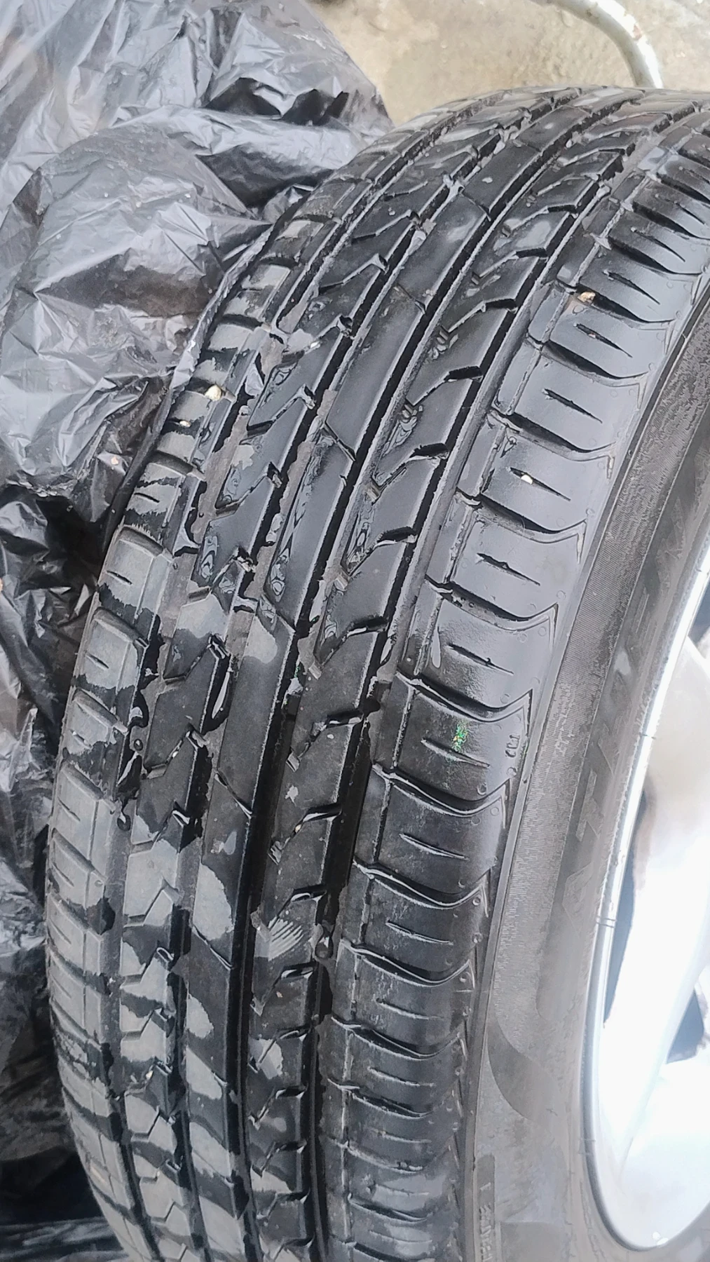 ���� � ������ 195/65R15 | Mobile.bg � ����������� 2