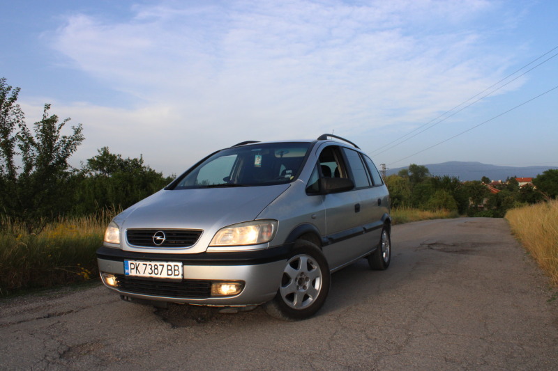 Opel Zafira 6+ 1, снимка 1 - Автомобили и джипове - 46337430