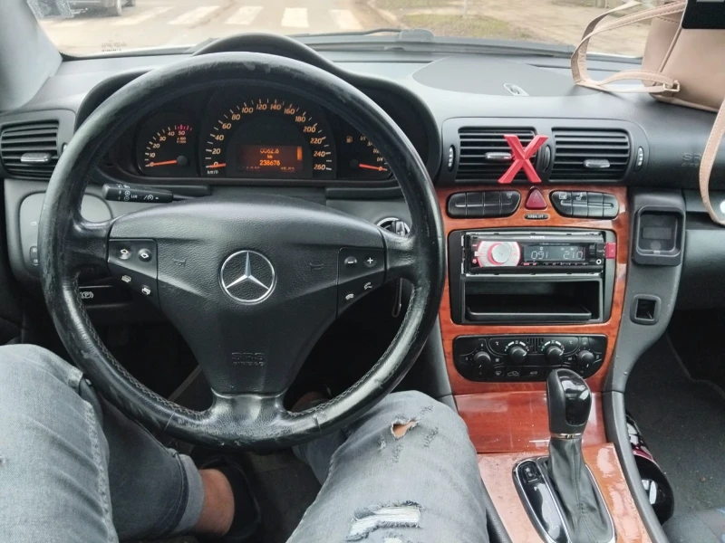 Mercedes-Benz 220, снимка 8 - Автомобили и джипове - 48879802