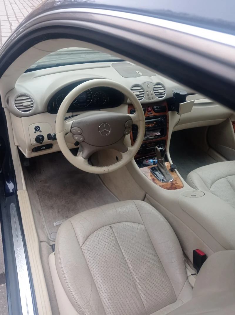 Mercedes-Benz CLK 320, снимка 7 - Автомобили и джипове - 49327784