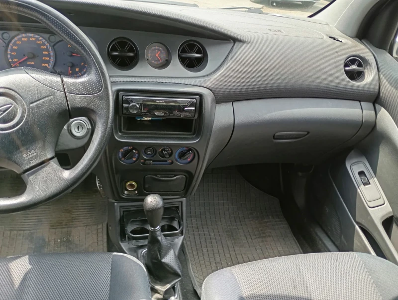 Daihatsu Yrv, снимка 7 - Автомобили и джипове - 50018734