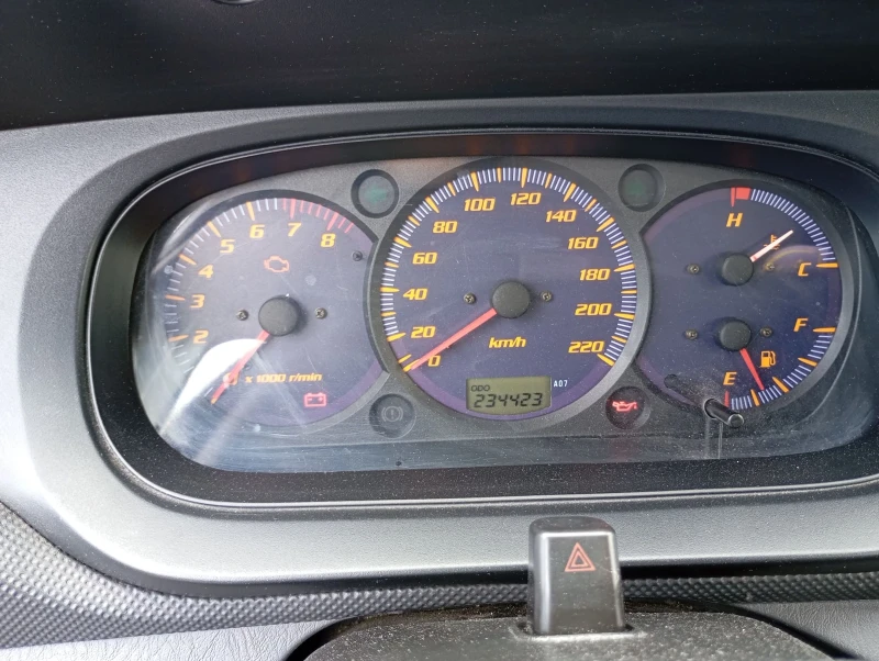 Daihatsu Yrv, снимка 10 - Автомобили и джипове - 50018734