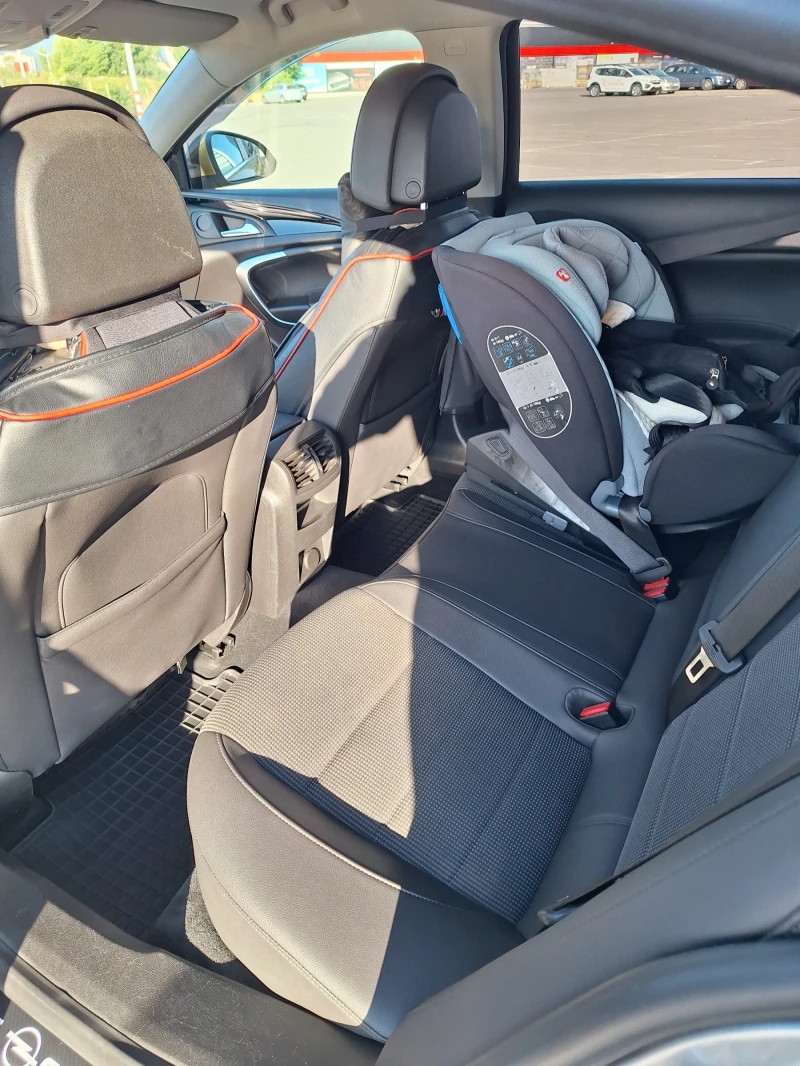 Opel Insignia 1.8 ГАЗ, снимка 12 - Автомобили и джипове - 52916968