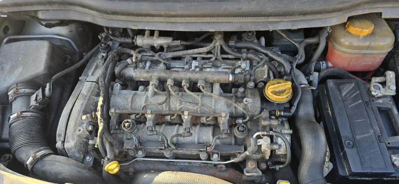 Opel Zafira 1.9, снимка 5 - Автомобили и джипове - 52438348