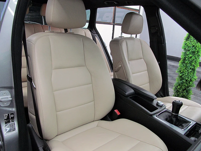 Mercedes-Benz C 220 AVANGARDE/6sk/PANORAMA/СОБСТВЕН ЛИЗИНГ, снимка 13 - Автомобили и джипове - 52524621