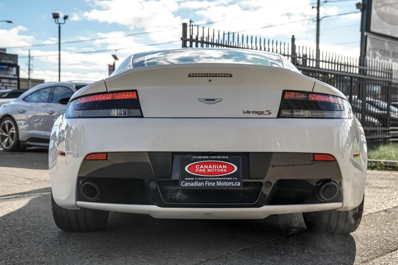 Aston Martin V8 Vantage CARFAX* АВТОФИНАНСИРАНЕ* БЕЗ ПЪРВОНАЧАЛНА ВНОСКА* , снимка 6 - Автомобили и джипове - 52909741