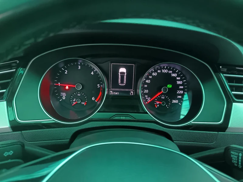 VW Passat 2.0TDI-4x4-автом.-190кс, снимка 12 - Автомобили и джипове - 53234839