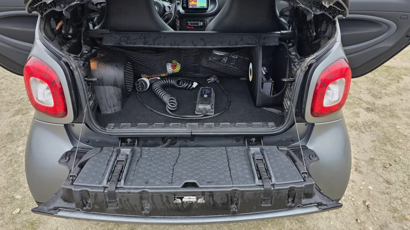 Smart Fortwo EQ Cabrio A453, снимка 15 - Автомобили и джипове - 53328723