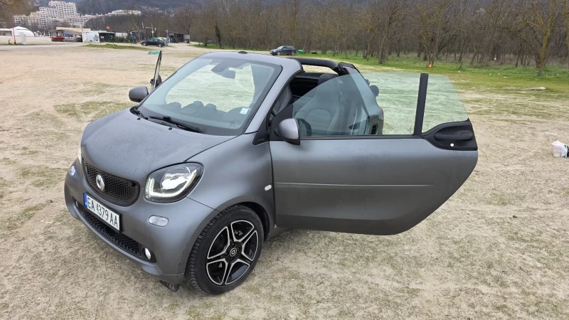 Smart Fortwo EQ Cabrio A453, снимка 14 - Автомобили и джипове - 53328723