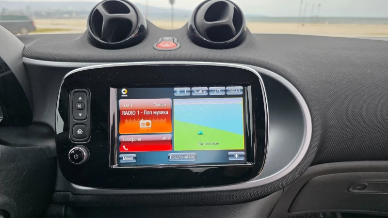 Smart Fortwo EQ Cabrio A453, снимка 12 - Автомобили и джипове - 53328723