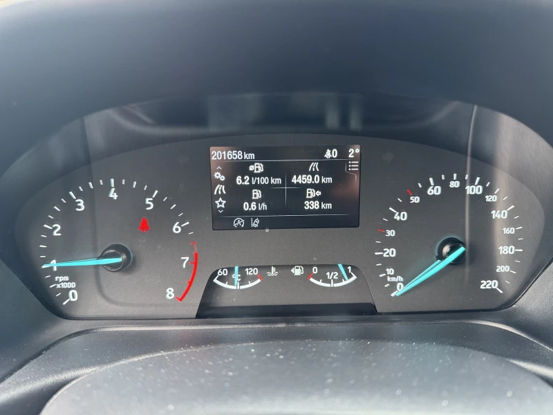 Ford Fiesta 1.1 I, снимка 15 - Автомобили и джипове - 53430878