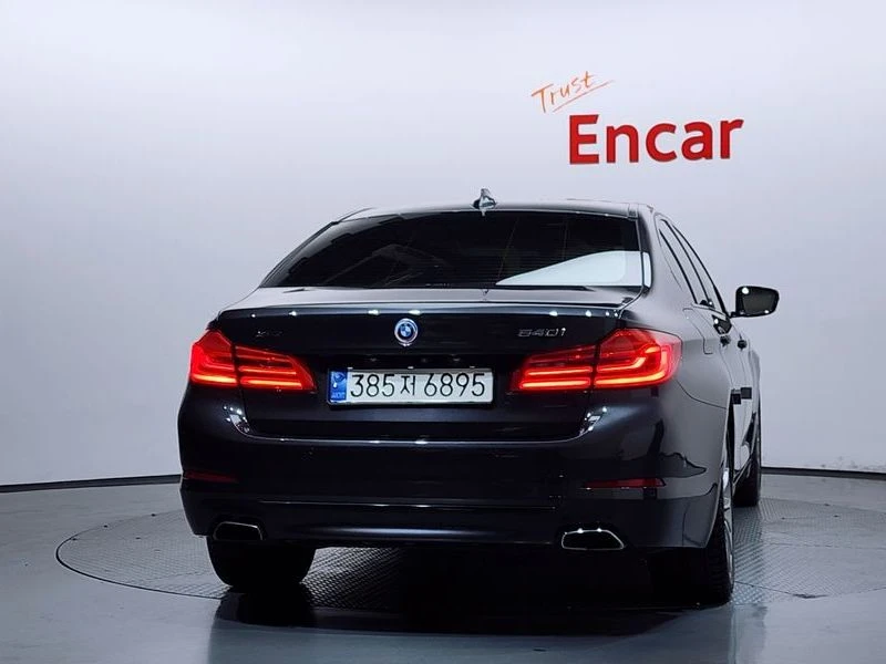 BMW 540 540i xDrive Luxury Plus| 340к.с., снимка 4 - Автомобили и джипове - 56130121