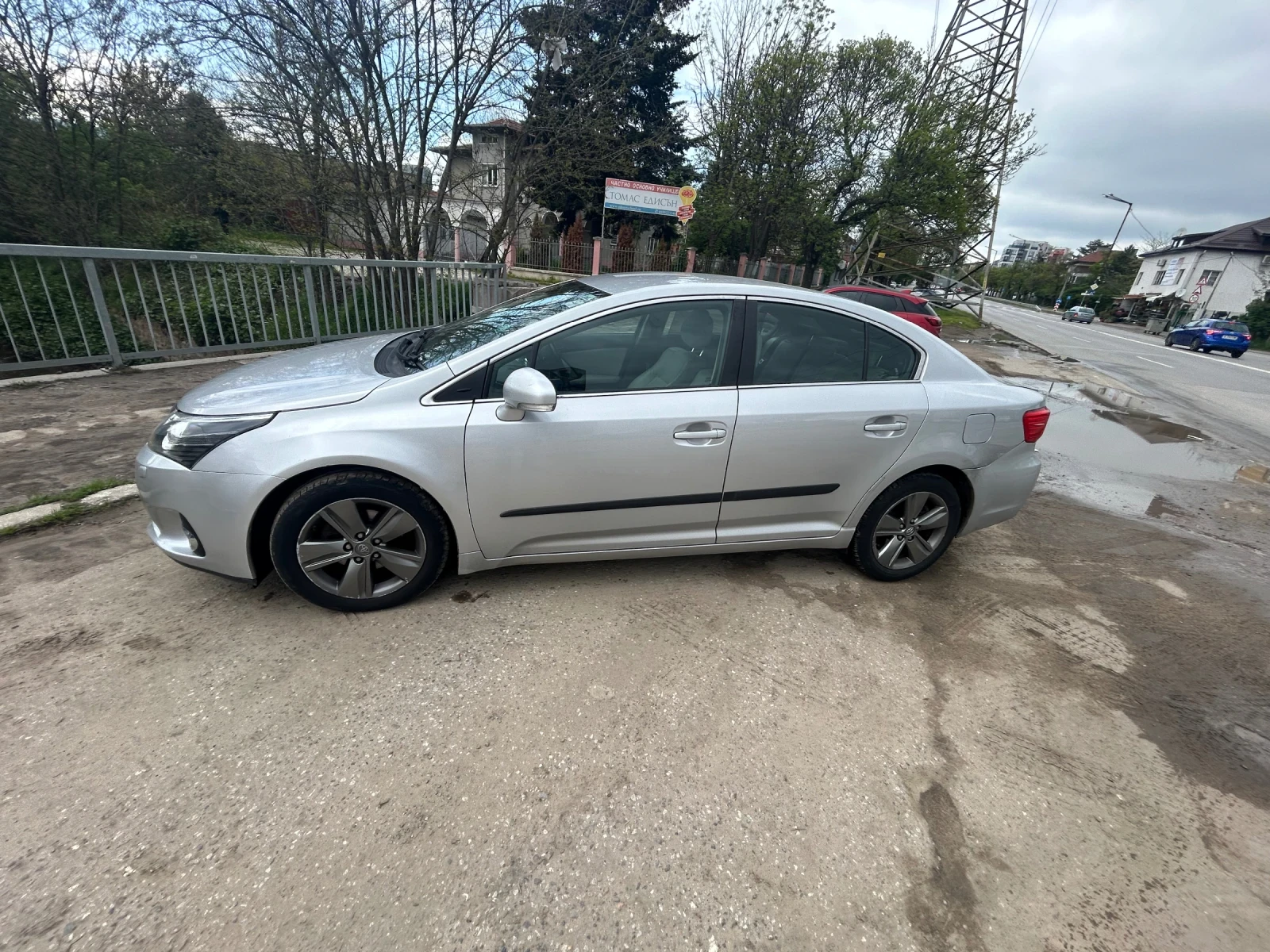 Toyota Avensis 2.0 D4D facelift  - изображение 2