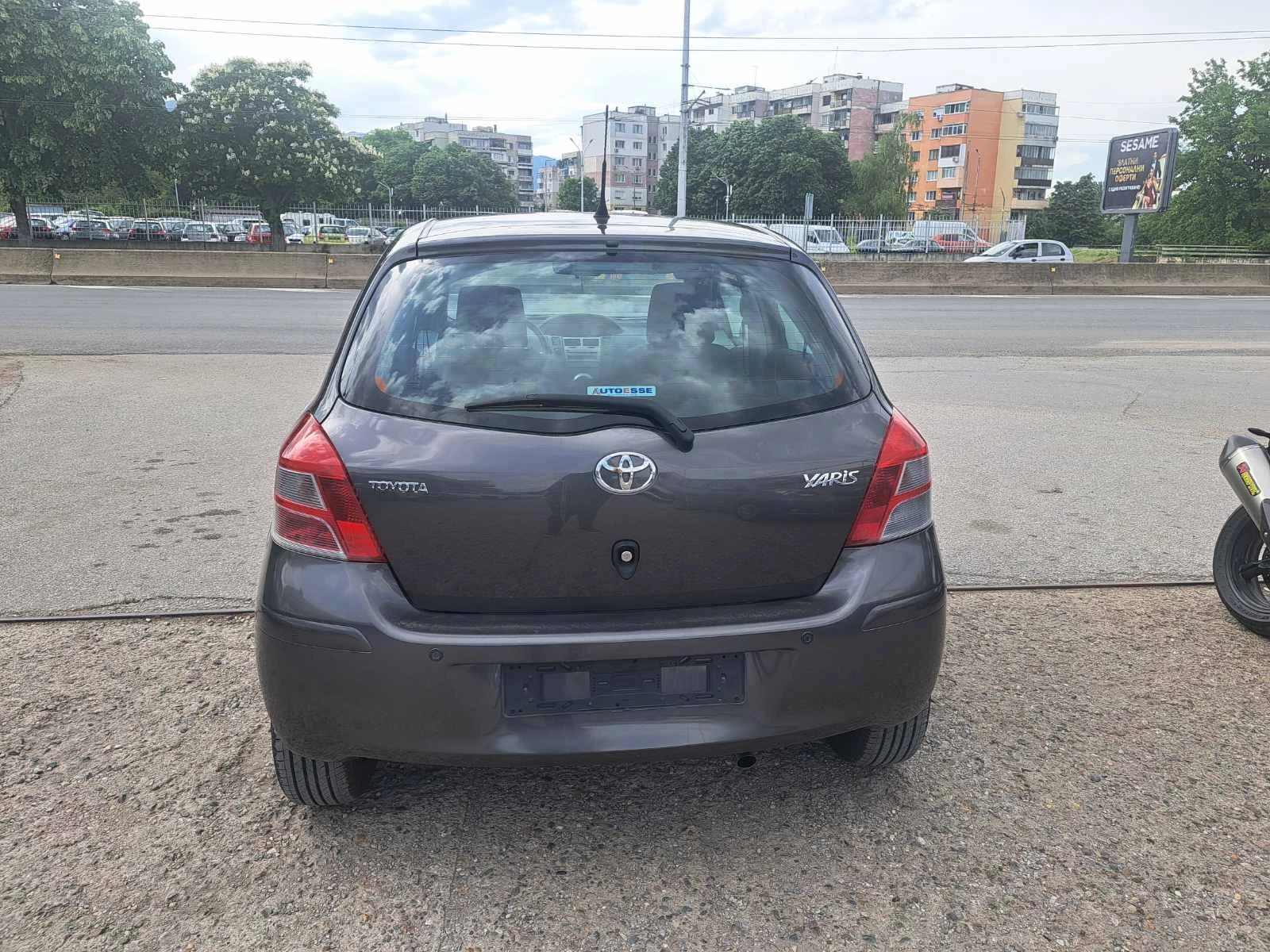 Toyota Yaris  - изображение 5