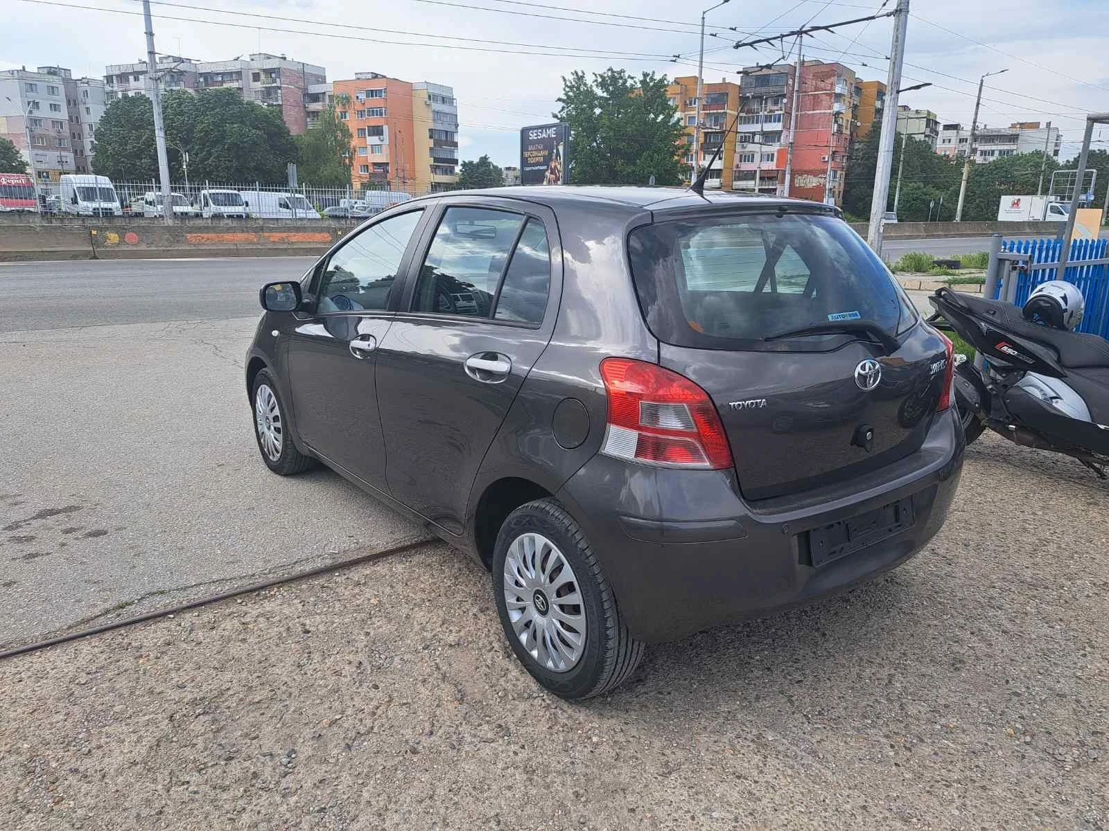 Toyota Yaris  - изображение 6