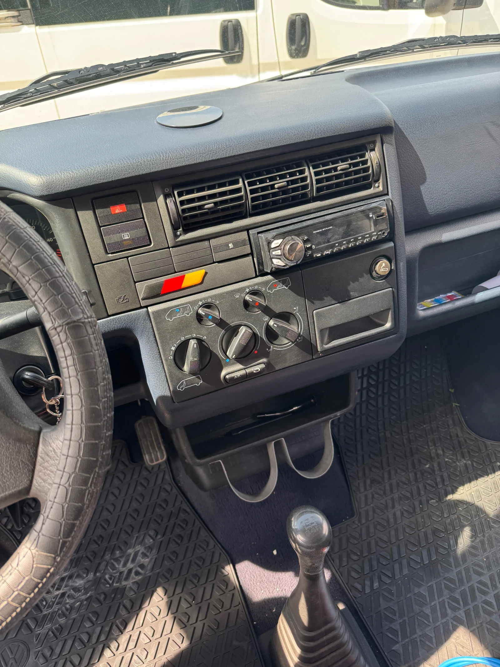 VW Multivan  - изображение 7