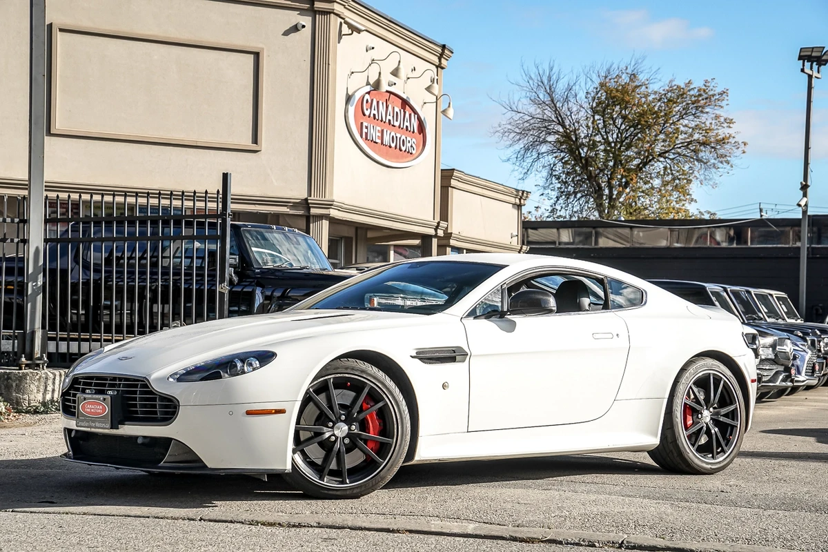 Aston Martin V8 Vantage CARFAX* АВТОФИНАНСИРАНЕ* БЕЗ ПЪРВОНАЧАЛНА ВНОСКА*  - изображение 2