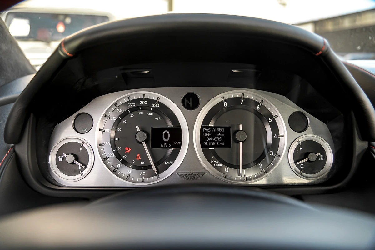 Aston Martin V8 Vantage CARFAX* ���������������* ��� ������������ ������*  | Mobile.bg � ����������� 11