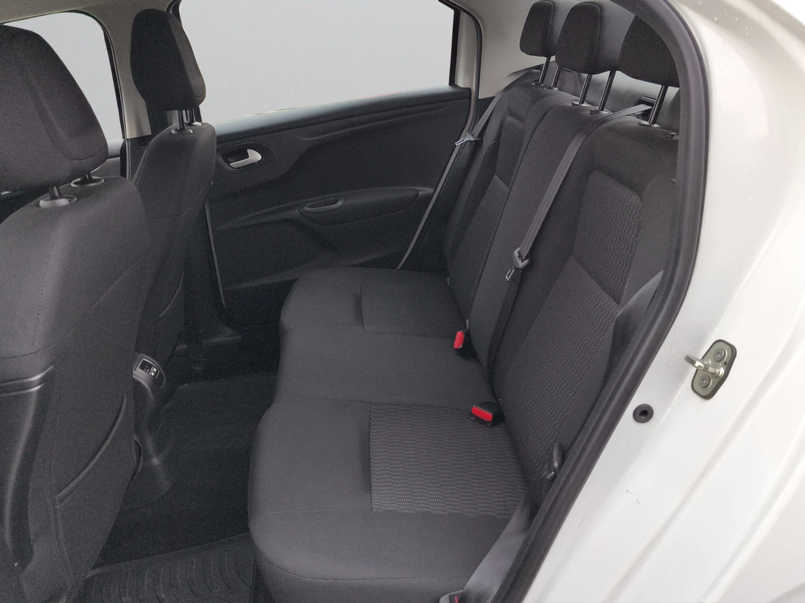 Peugeot 301 ALLURE 1, 5 BlueHDi 102 BVM6 E6 // 2008091 | Mobile.bg � ����������� 12